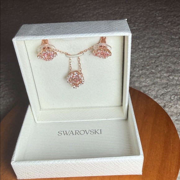 Swarovski Rose Gold Crystal Necklace - Picture 3 of 14